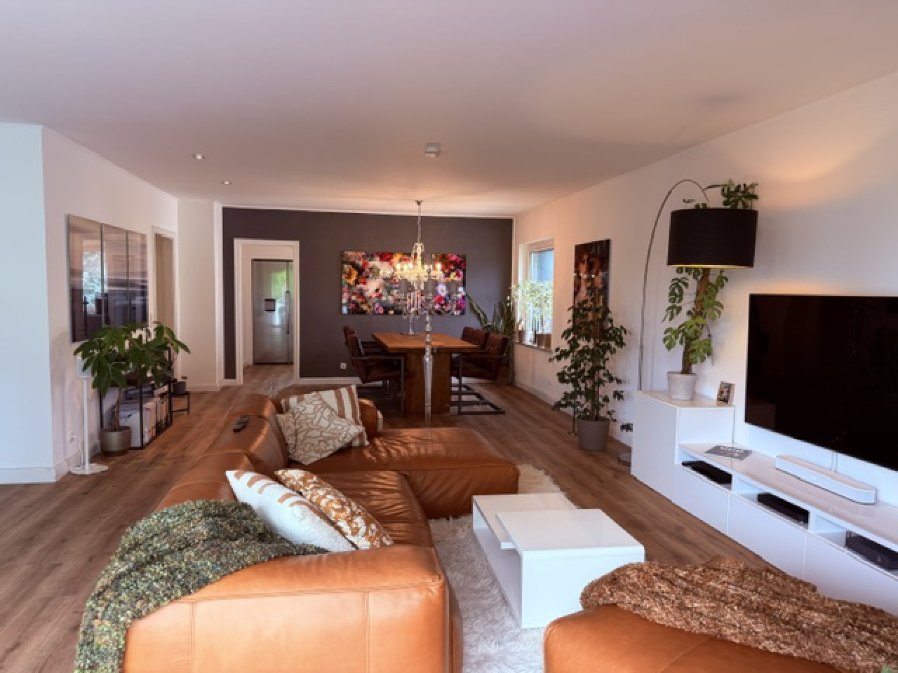 Penthouse mit gr. Sonnenterrasse, 2 Bäder & TG-Stellplatz