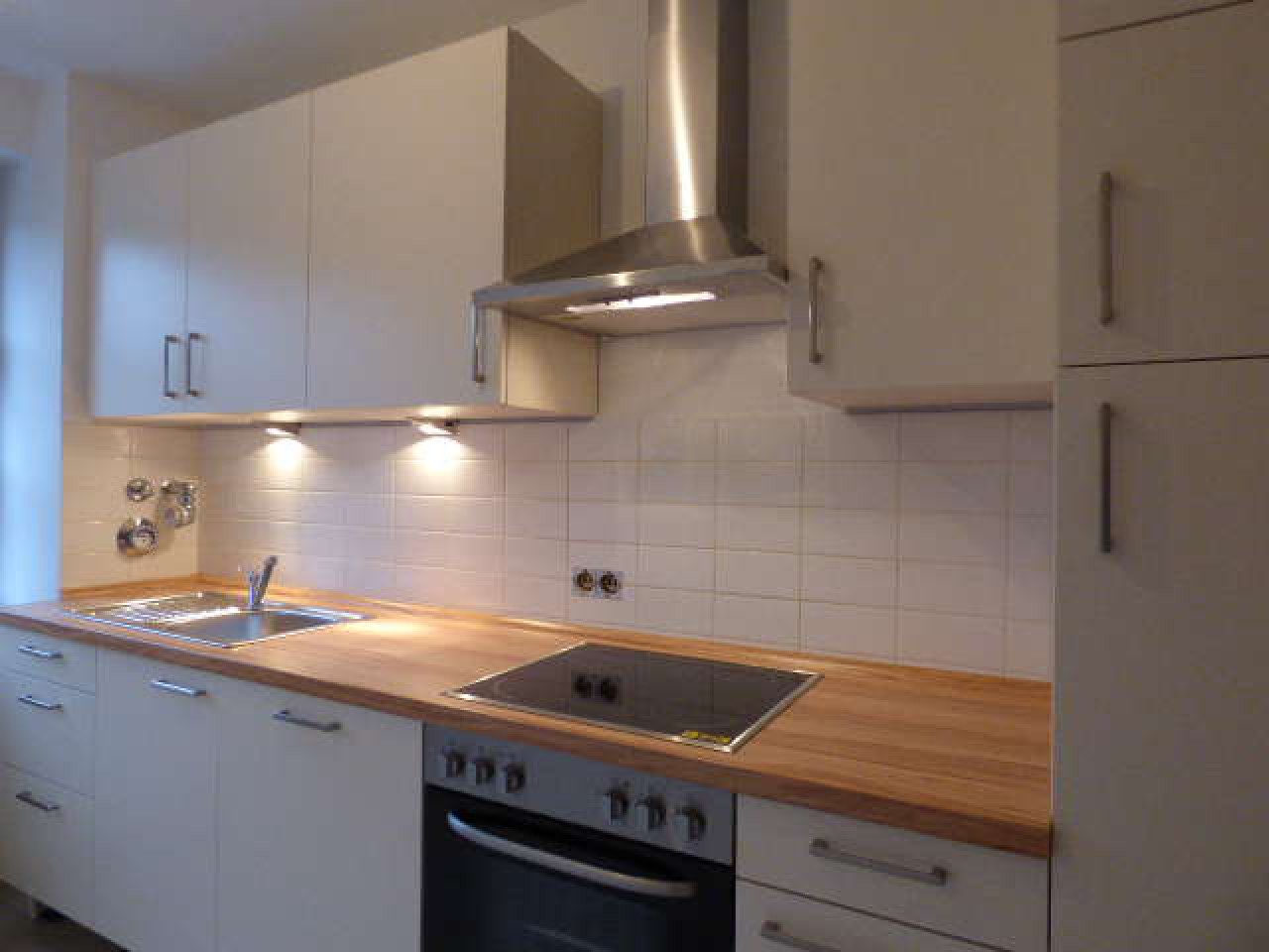 2,5-Zimmer-Mietwohnung komplett saniert mit Westbalkon & Lift