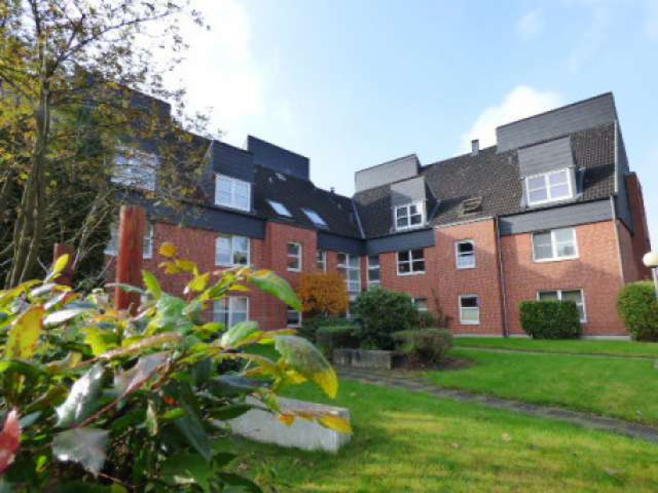 3,0 Zimmer-Mietwohnung = Endetage mit Balkon