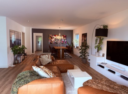 Penthouse mit gr. Sonnenterrasse, 2 Bäder & TG-Stellplatz