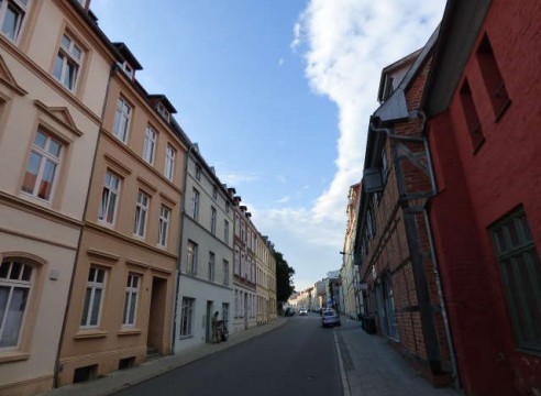 Kleines Stadthaus = 3 Wohneinheiten /  1 Gewerbeeinheit  = Voll vermietet!