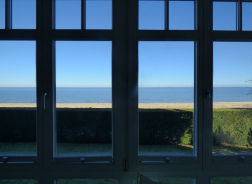 1. Reihe, unverbaubar mit Blick auf den Greifswalder Bodden / Insel Rügen! Barrierearm!