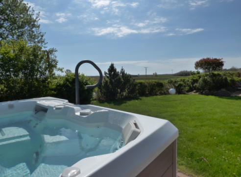 Ferienhaus! Traum unter Reet in 1. Reihe am Achterwasser - absolute Rarität!